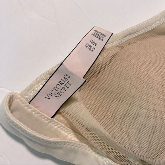 Victoria Secret Lace Triangle Racerback Bralette ivory lightly padded mesh M - Picture 7 of 7